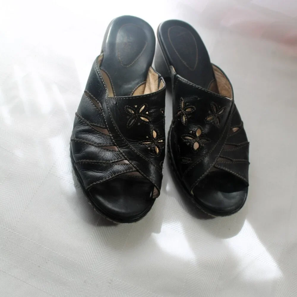 Clarks Black Leather Artisan Sandals Slides, 6.5M